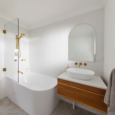 Bath Screen Kit - Single Panel 8mm Glass with Swing Pivot Champagne Gold