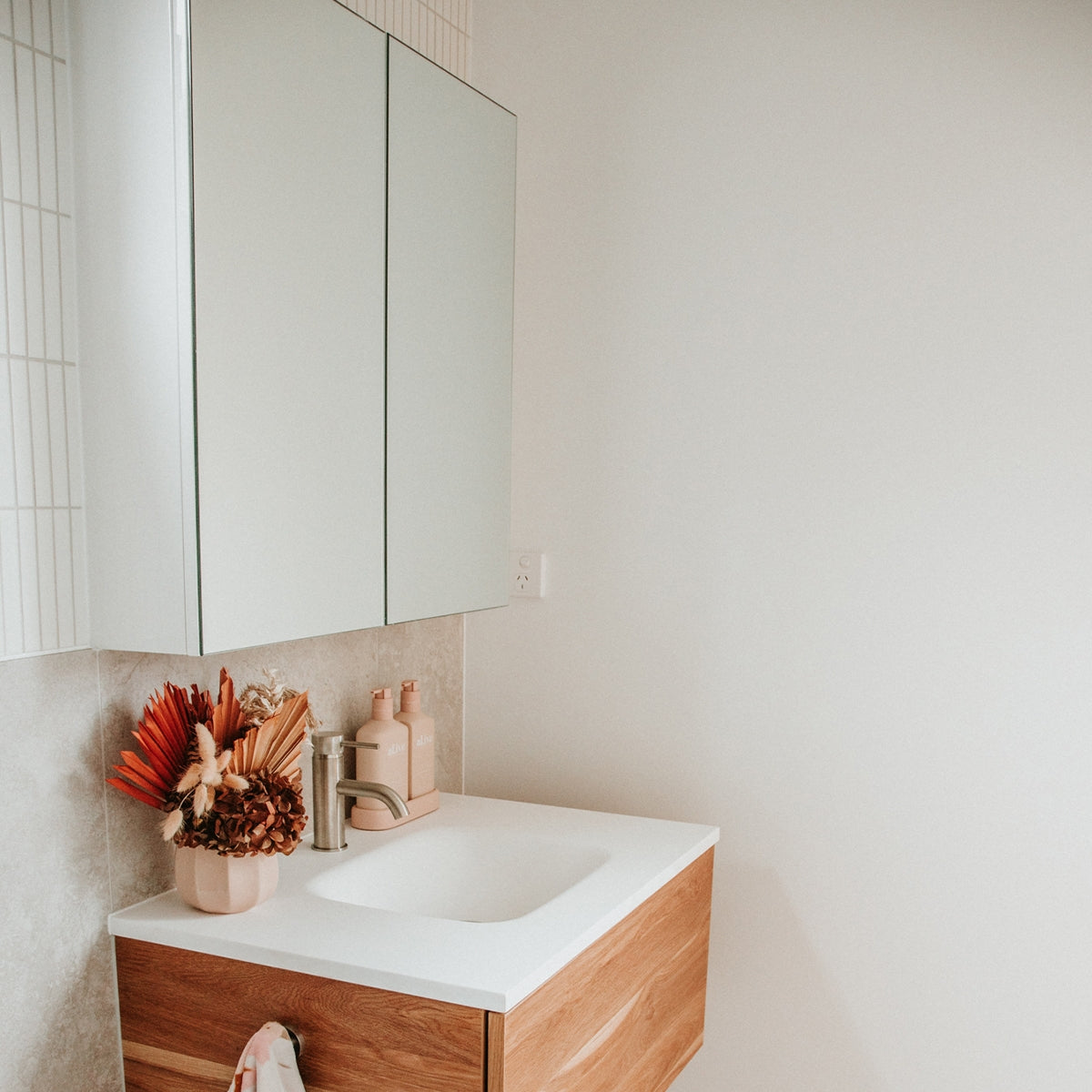 OSCA Mirror Cabinet Pencilled Edge 600mm