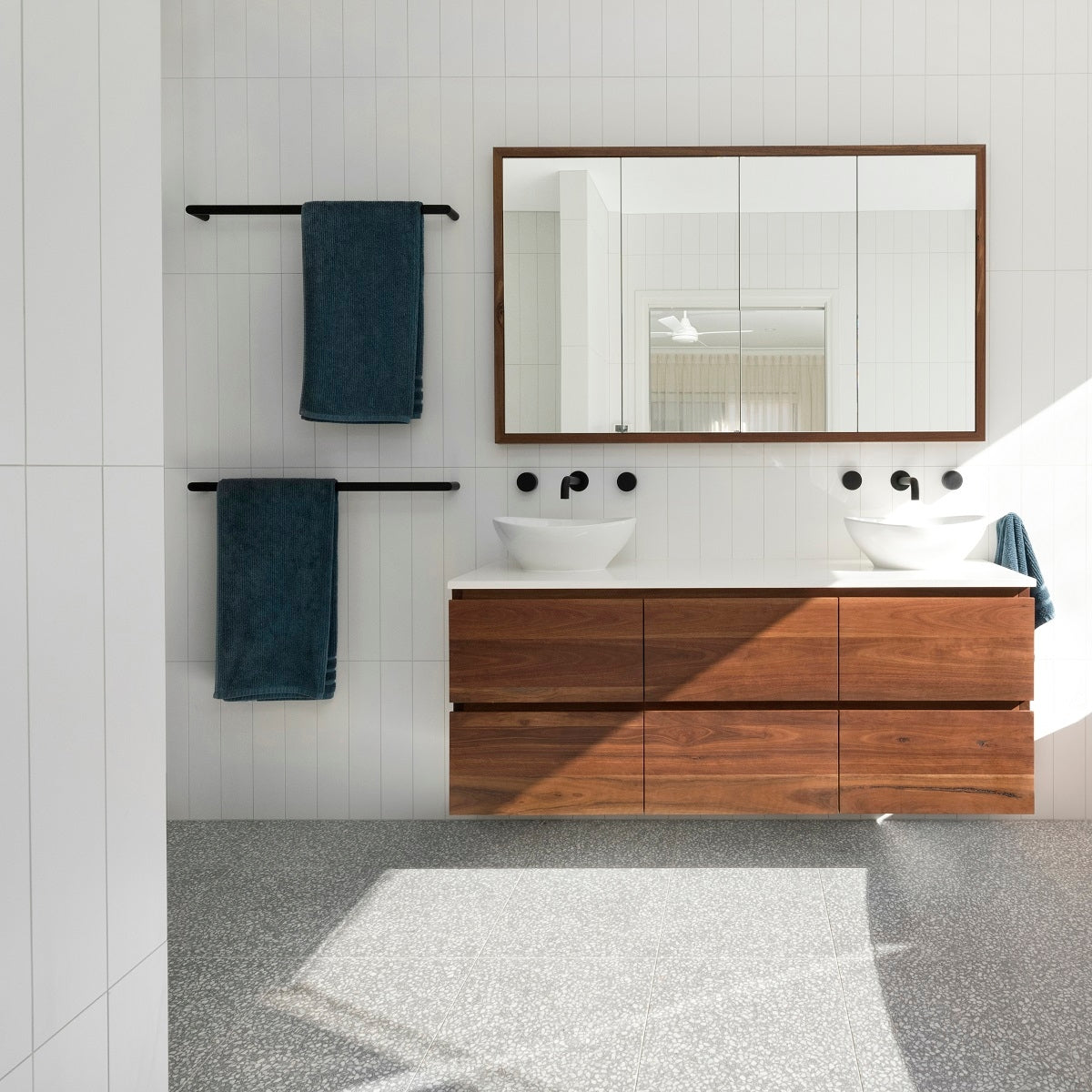 EDEN Nero Single Towel Rail Matte Black 900mm