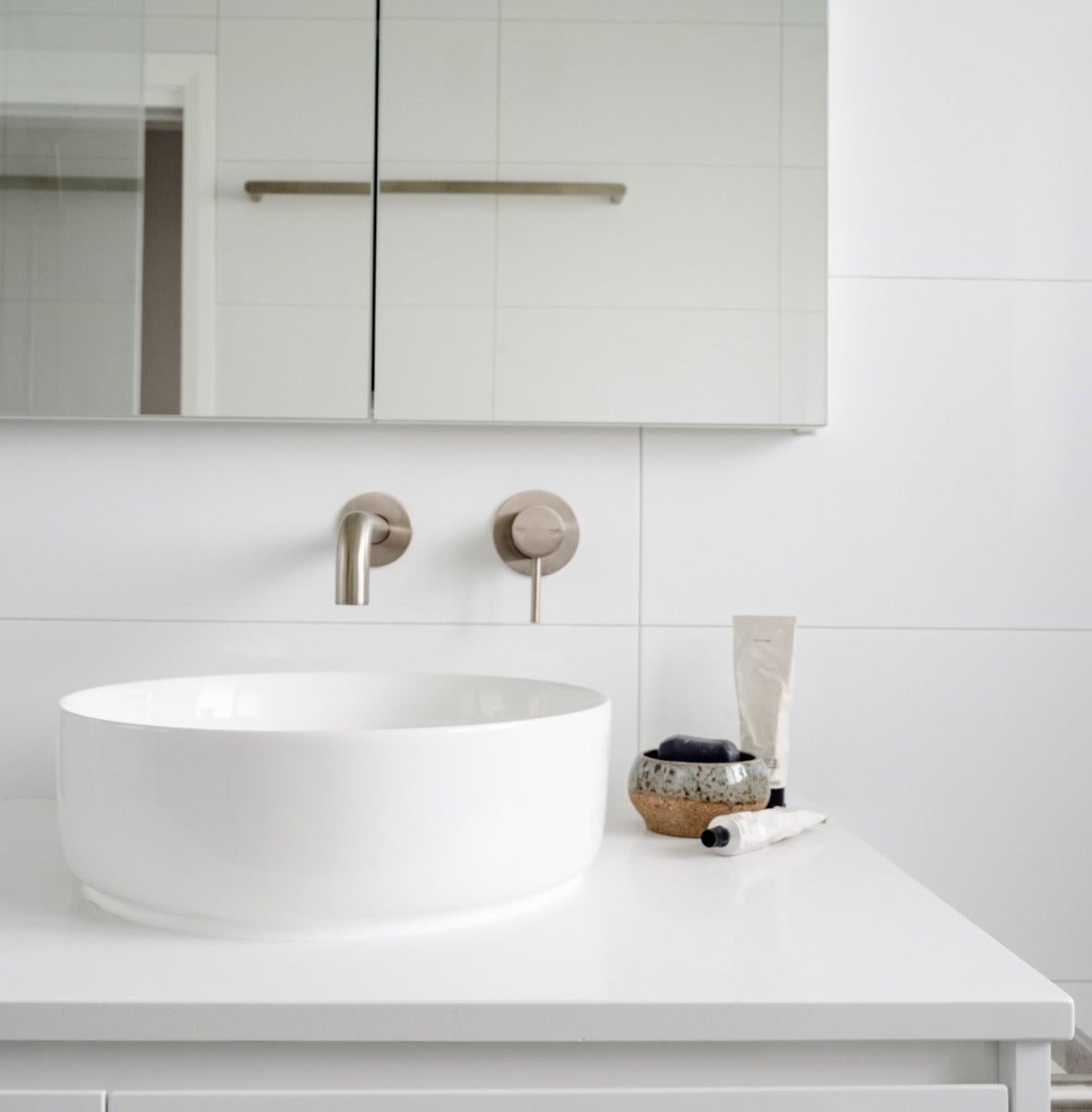 PURE WHITE 20mm Thick Stone Top 905mm