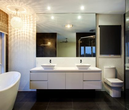 Reflekta Pencil Edge Mirror 1800 Lifestyle